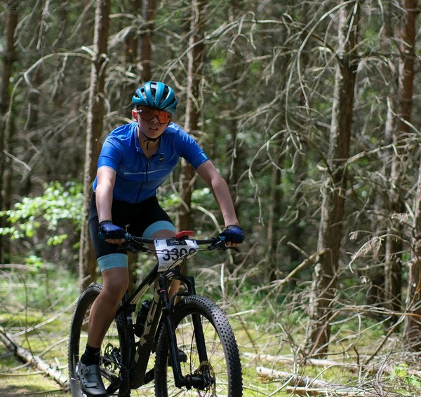 Mastering the Art of Cornering: Proven Techniques for Motocross Riders to Boost Race Performance